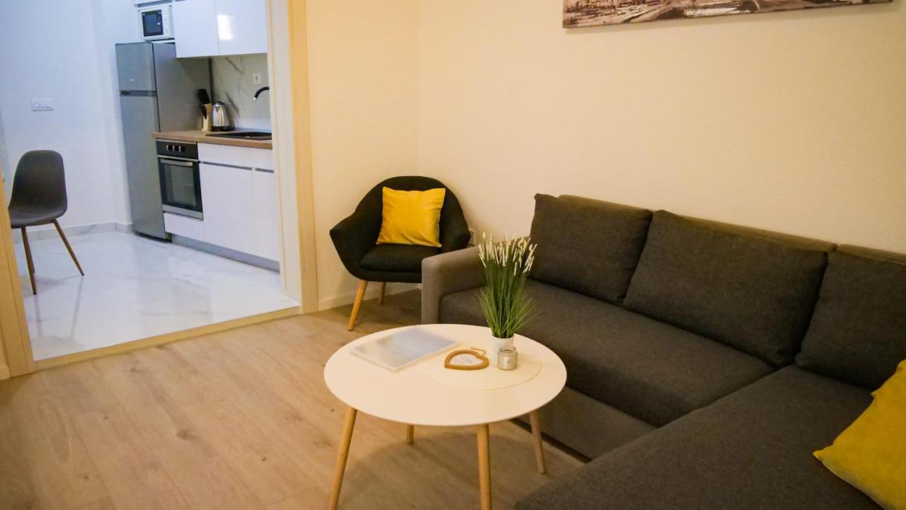 Peaceful & Sunny Apartments トロギール エクステリア 写真